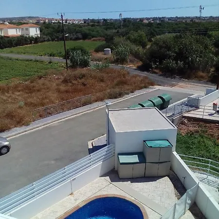 Avra Garden פרוטאראס
